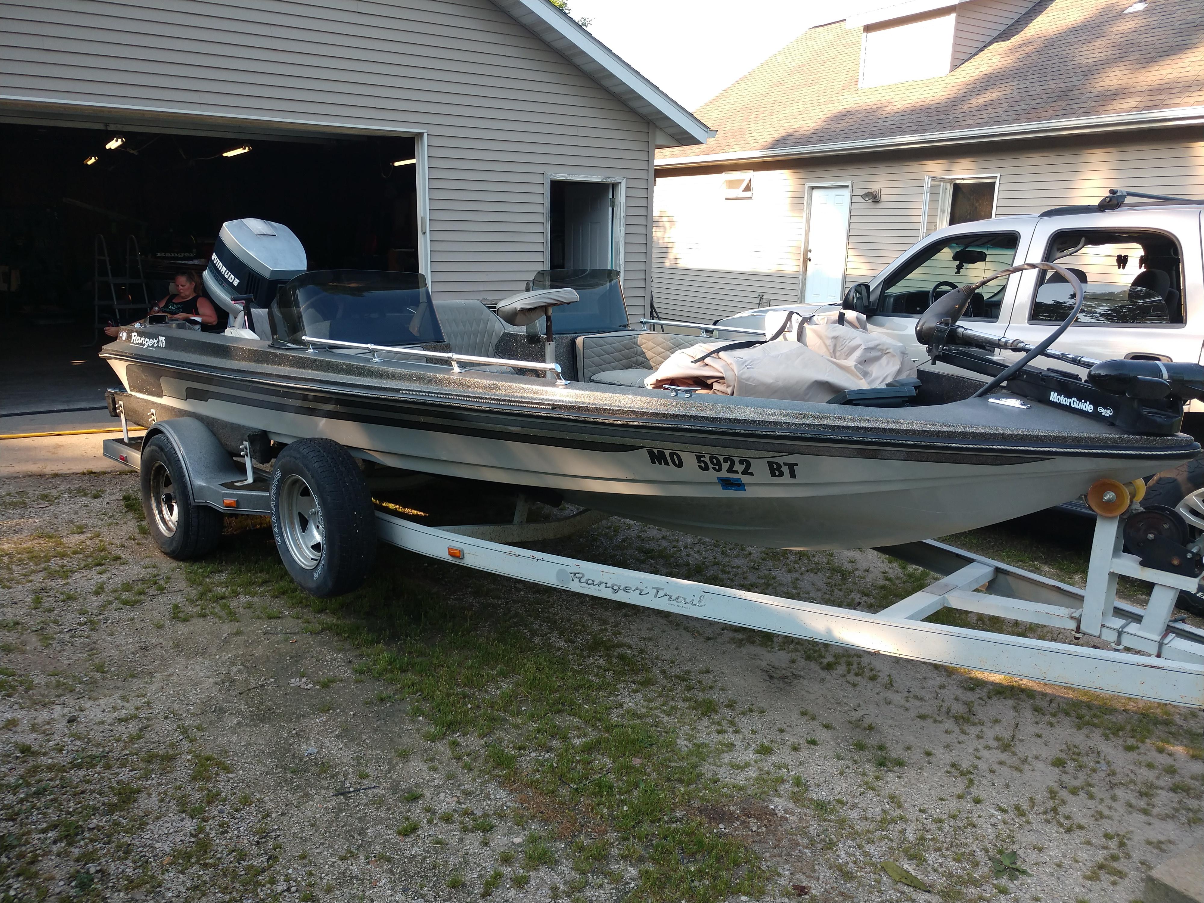 The Best Deal Youll Likely Find On A Retro Bass Boat Buy Sell Trade Ozarkanglerscom Forum